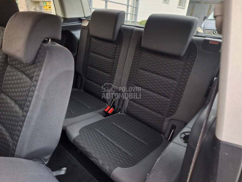 Volkswagen Touran 7 sedista