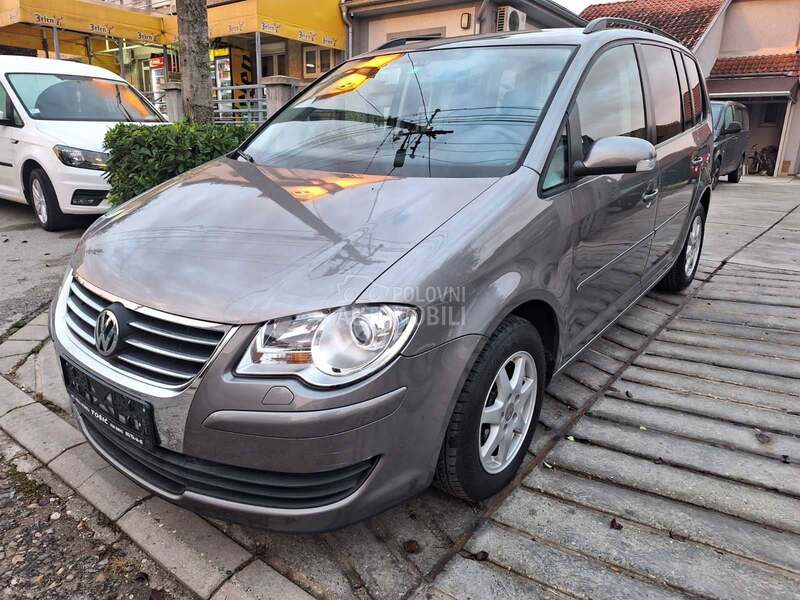 Volkswagen Touran 7 sedista