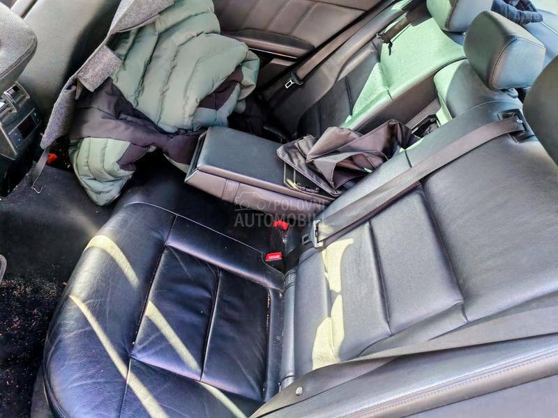 Mercedes Benz E 250 BlueEFFICIENCY Mercedes Benz E 250 BlueEFFICIENCY