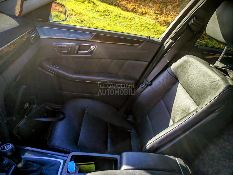 Mercedes Benz E 250 BlueEFFICIENCY Mercedes Benz E 250 BlueEFFICIENCY