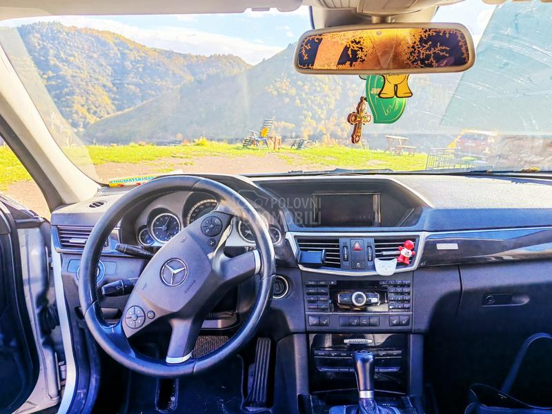 Mercedes Benz E 250 BlueEFFICIENCY Mercedes Benz E 250 BlueEFFICIENCY