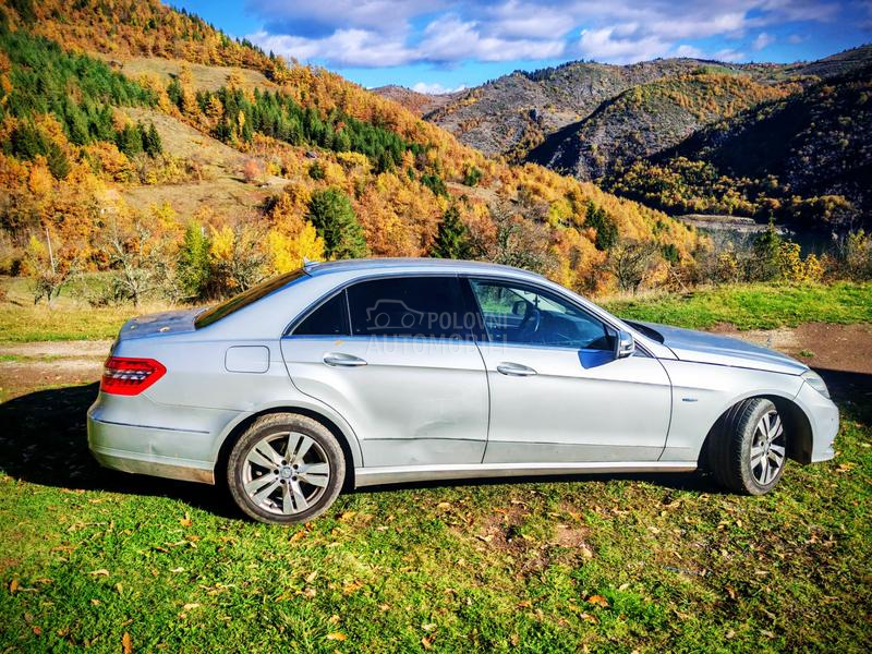 Mercedes Benz E 250 BlueEFFICIENCY Mercedes Benz E 250 BlueEFFICIENCY