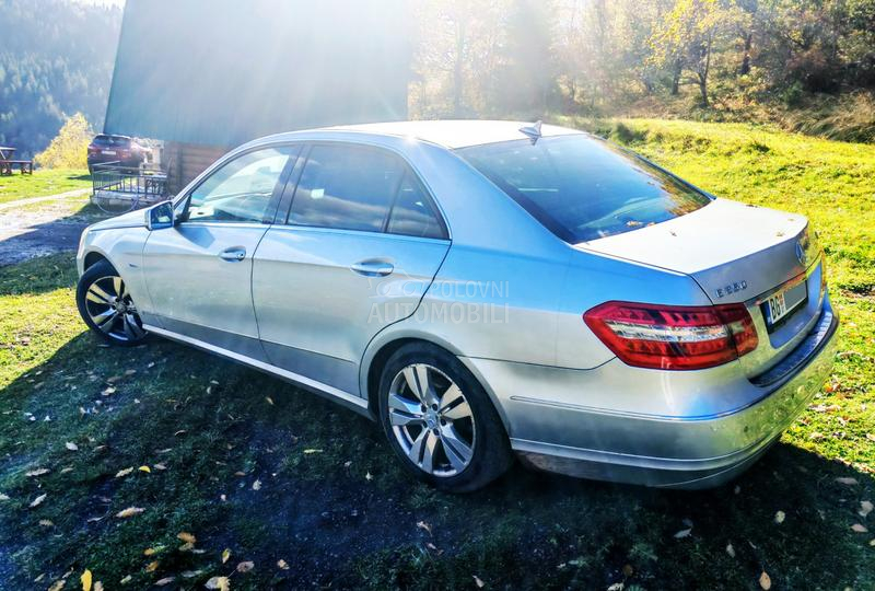 Mercedes Benz E 250 BlueEFFICIENCY Mercedes Benz E 250 BlueEFFICIENCY