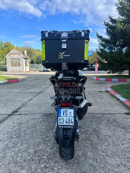 Honda x adv