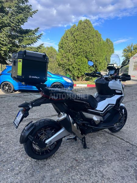 Honda x adv