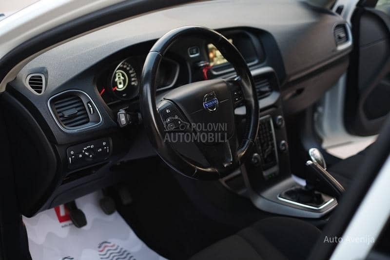 Volvo V40 1.6D D2 OCEAN RACE