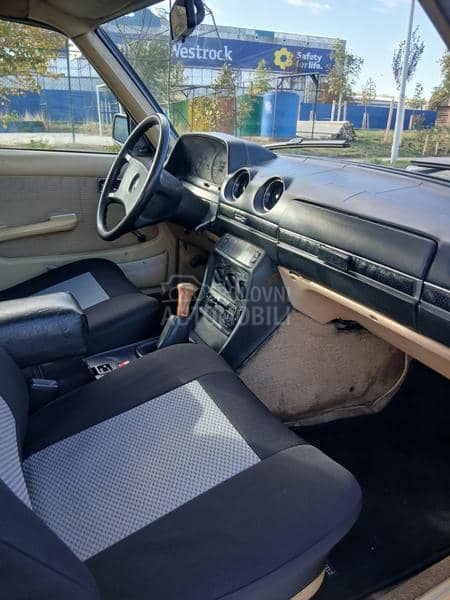 Mercedes Benz W123 240d