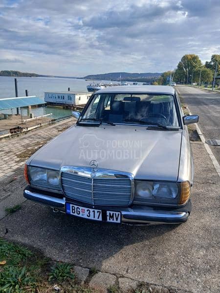 Mercedes Benz W123 240d