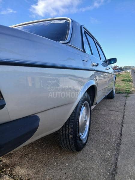 Mercedes Benz W123 240d