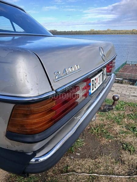 Mercedes Benz W123 240d