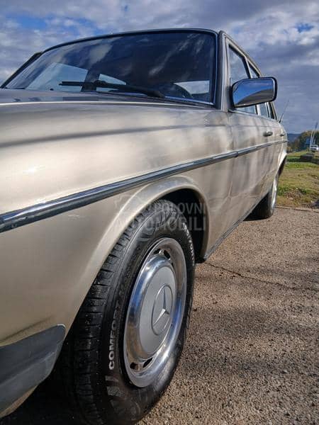 Mercedes Benz W123 240d