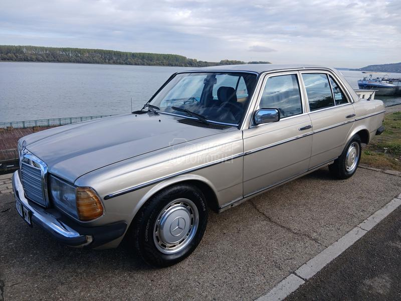 Mercedes Benz W123 240d