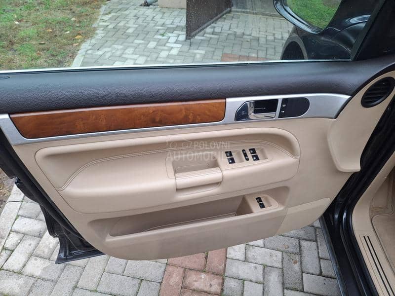 Volkswagen Touareg 3.0 TDI CH XENON