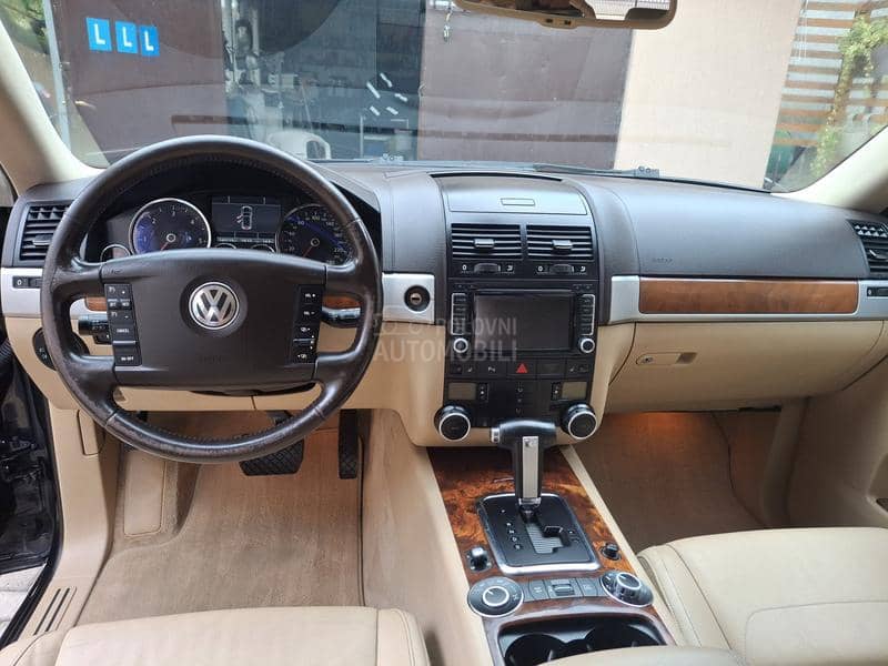 Volkswagen Touareg 3.0 TDI CH XENON