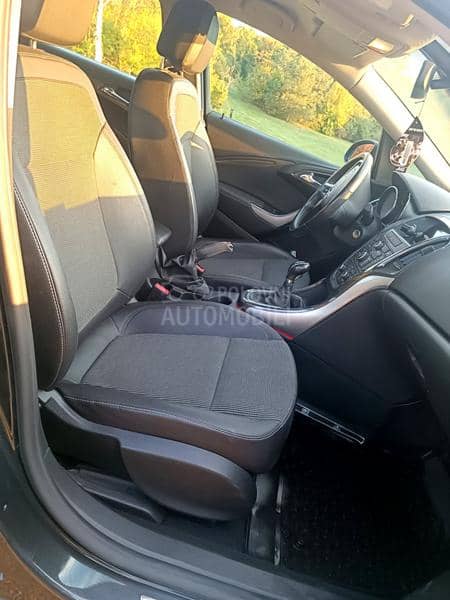 Opel Astra J COSMO, 1.7 Opel Astra J COSMO, 1.7