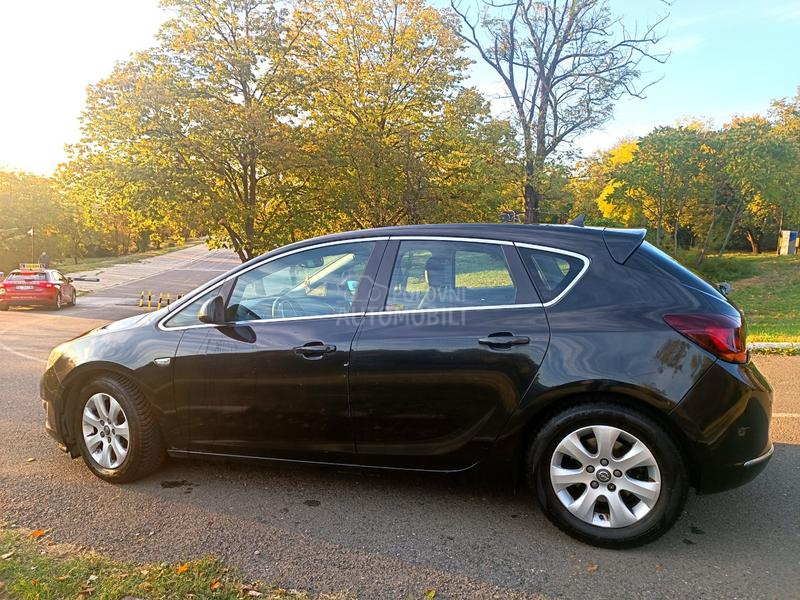 Opel Astra J COSMO, 1.7 Opel Astra J COSMO, 1.7
