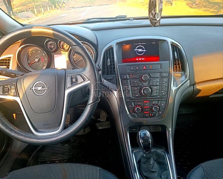 Opel Astra J COSMO, 1.7 Opel Astra J COSMO, 1.7
