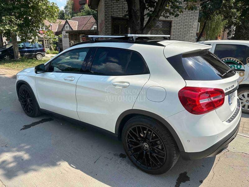 Mercedes Benz GLA 220 Gla 220..4x4