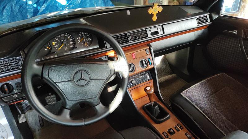 Mercedes Benz E 124 