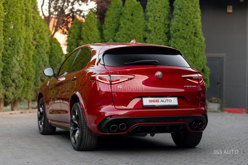 Alfa Romeo Stelvio QV/HARMAN