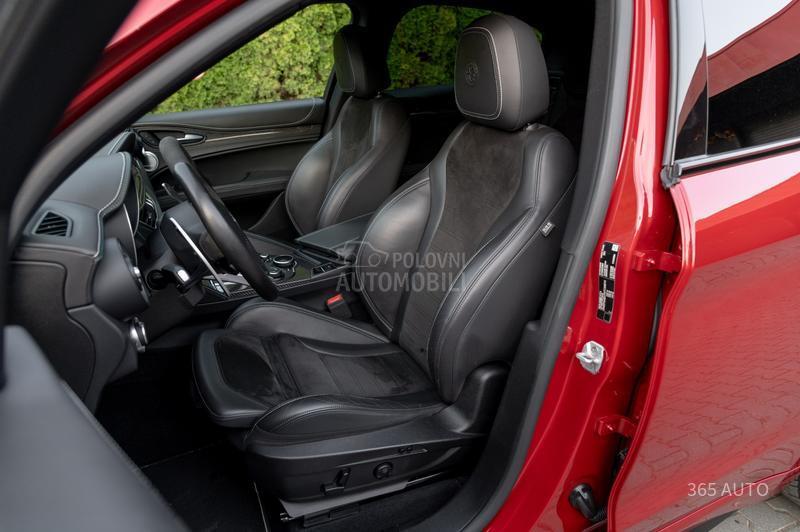 Alfa Romeo Stelvio QV/HARMAN
