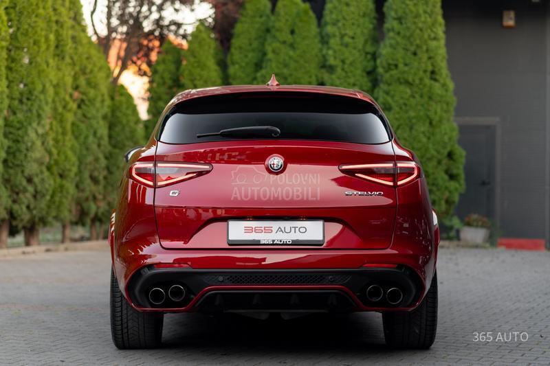 Alfa Romeo Stelvio QV/HARMAN