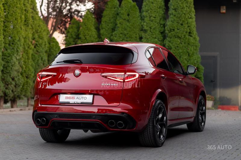 Alfa Romeo Stelvio QV/HARMAN