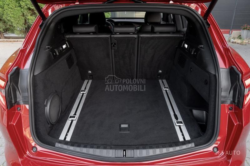 Alfa Romeo Stelvio QV/HARMAN