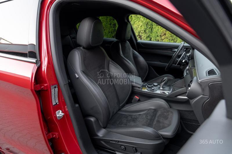 Alfa Romeo Stelvio QV/HARMAN