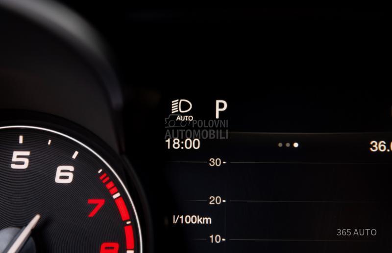 Alfa Romeo Stelvio QV/HARMAN