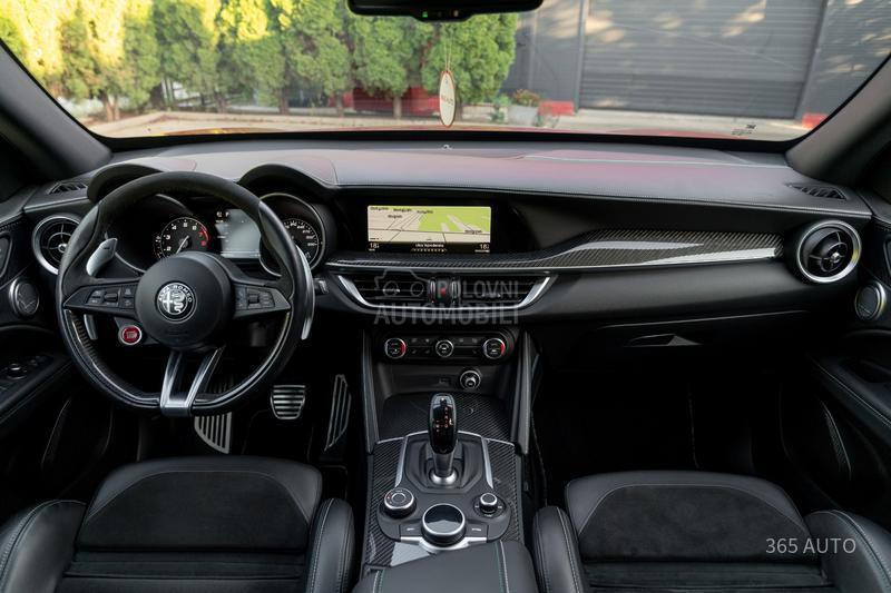 Alfa Romeo Stelvio QV/HARMAN
