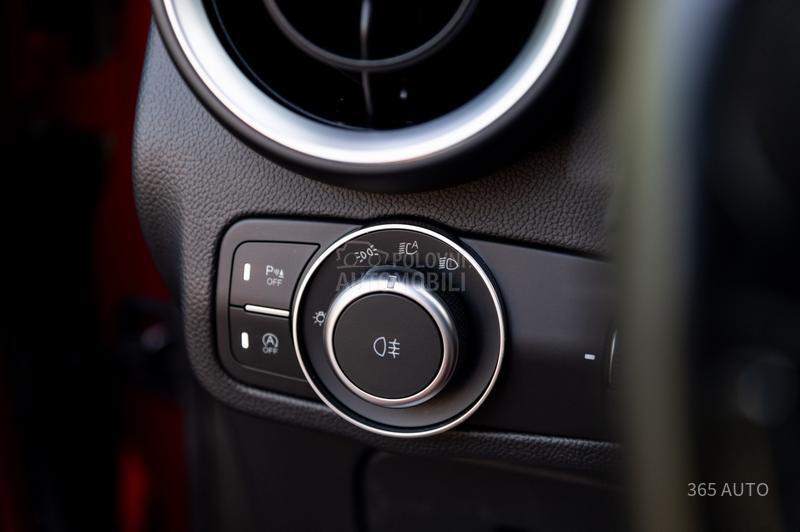 Alfa Romeo Stelvio QV/HARMAN