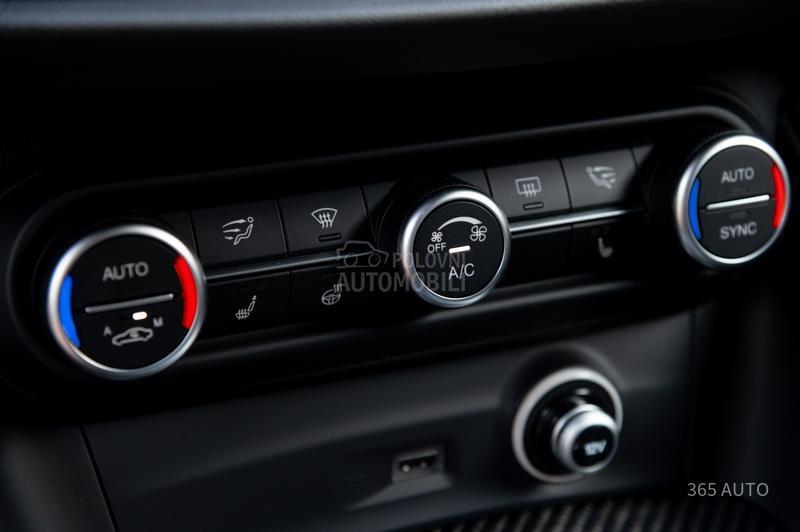 Alfa Romeo Stelvio QV/HARMAN