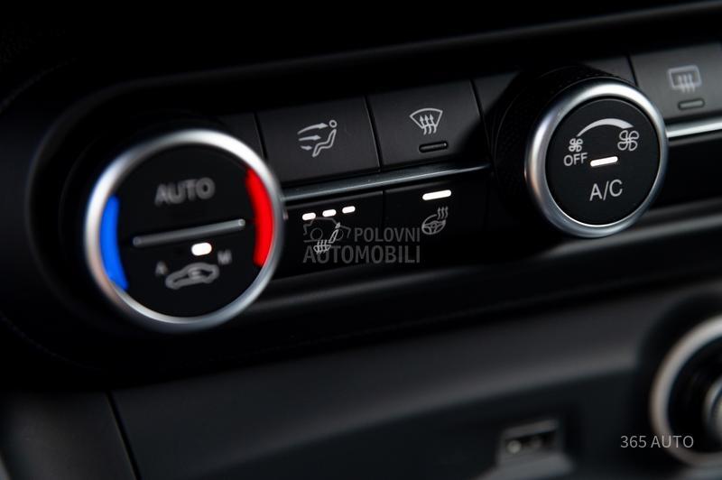 Alfa Romeo Stelvio QV/HARMAN