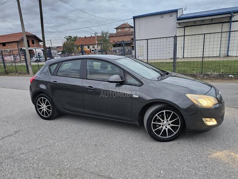 Opel Astra J 1.6 turbo