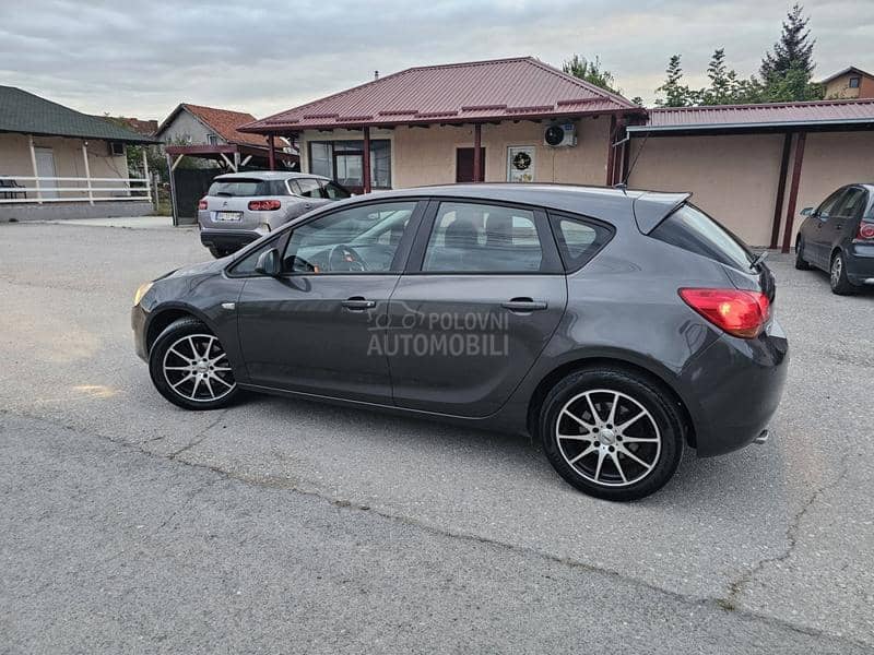 Opel Astra J 1.6 turbo