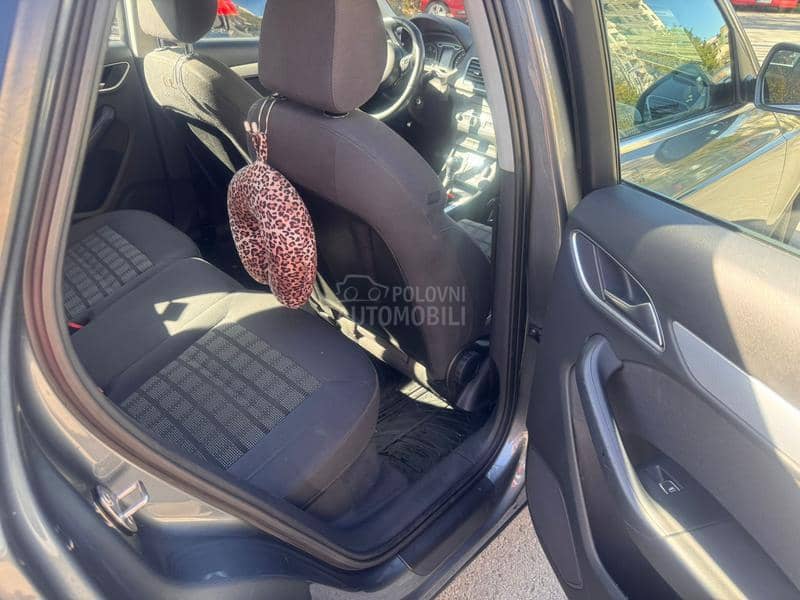 Audi Q3 2.0d S-tronic quatro Audi Q3 2.0d S-tronic quatro