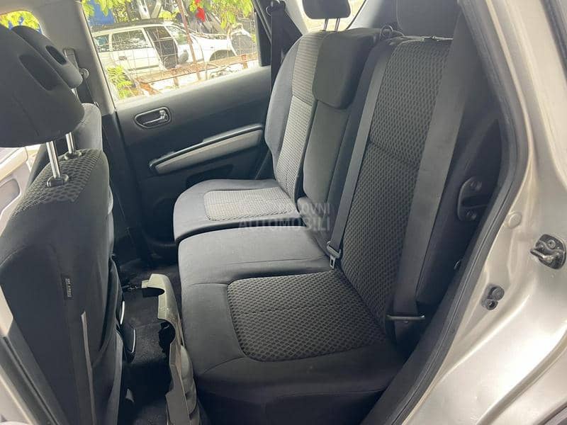 Nissan X-Trail II 2.0dCi 2008. god. -  kompletan auto u delovima