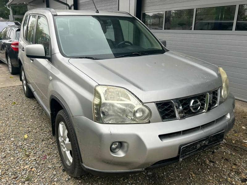 Nissan X-Trail II 2.0dCi 2008. god. -  kompletan auto u delovima