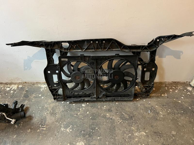 Audi Q5 -  kompletan auto u delovima