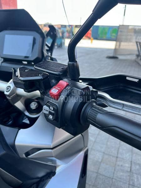 Honda X ADV 750