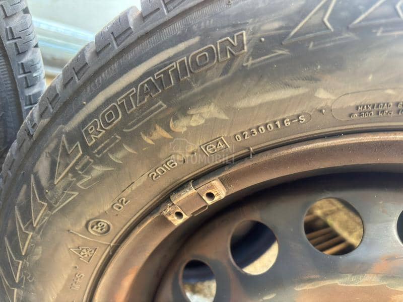 Bridgestone 195/65 R15 Zimska