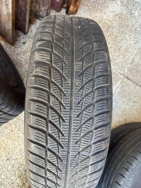 Bridgestone 195/65 R15 Zimska