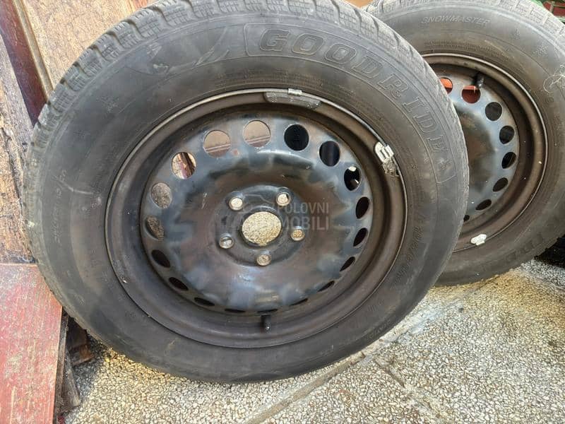 Bridgestone 195/65 R15 Zimska