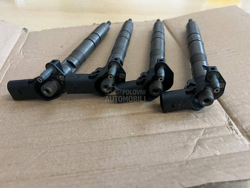 Audi Q5 -  kompletan auto u delovima