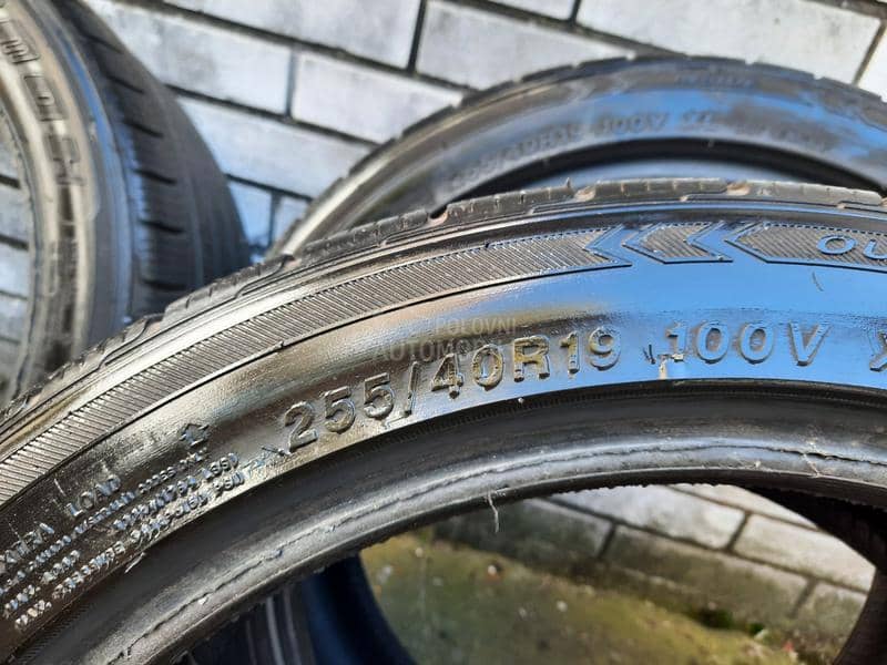 Tracmax 255/40 R19 Sve sezone