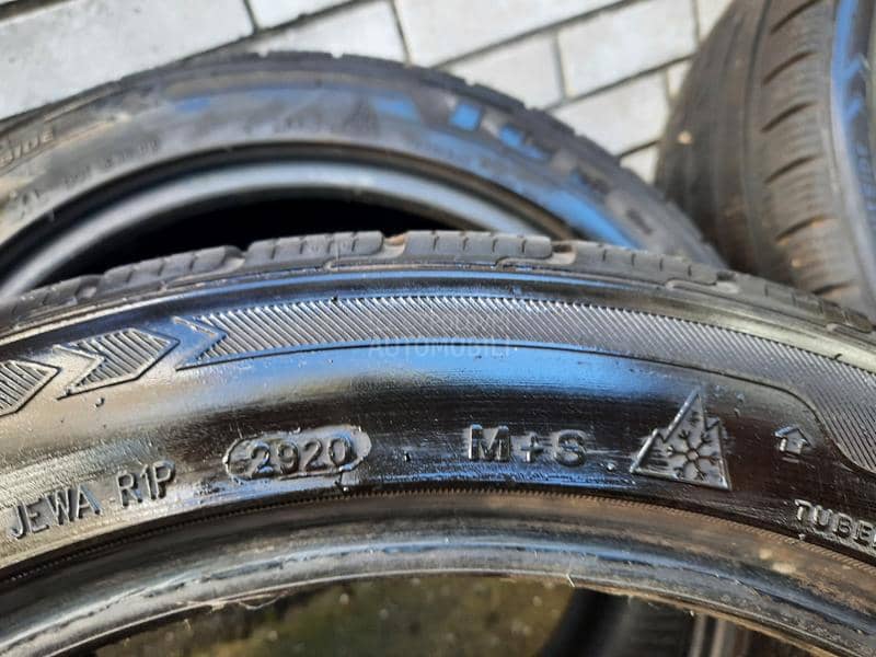 Tracmax 255/40 R19 Sve sezone