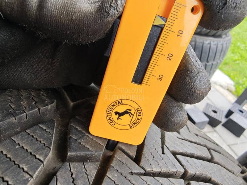 Uniroyal 225/45 R18 Zimska