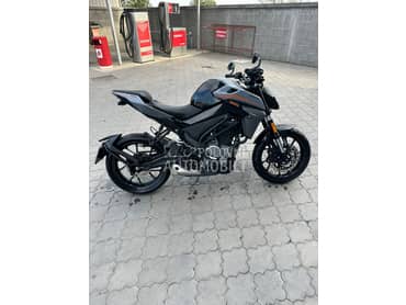 CFMOTO 300 nk