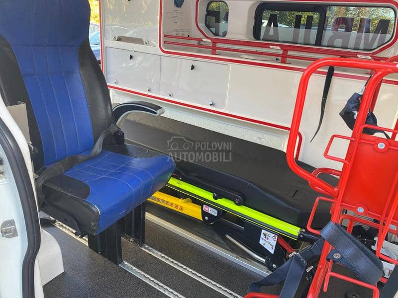 Renault Trafic 1.6cdti A M B U L A N T A